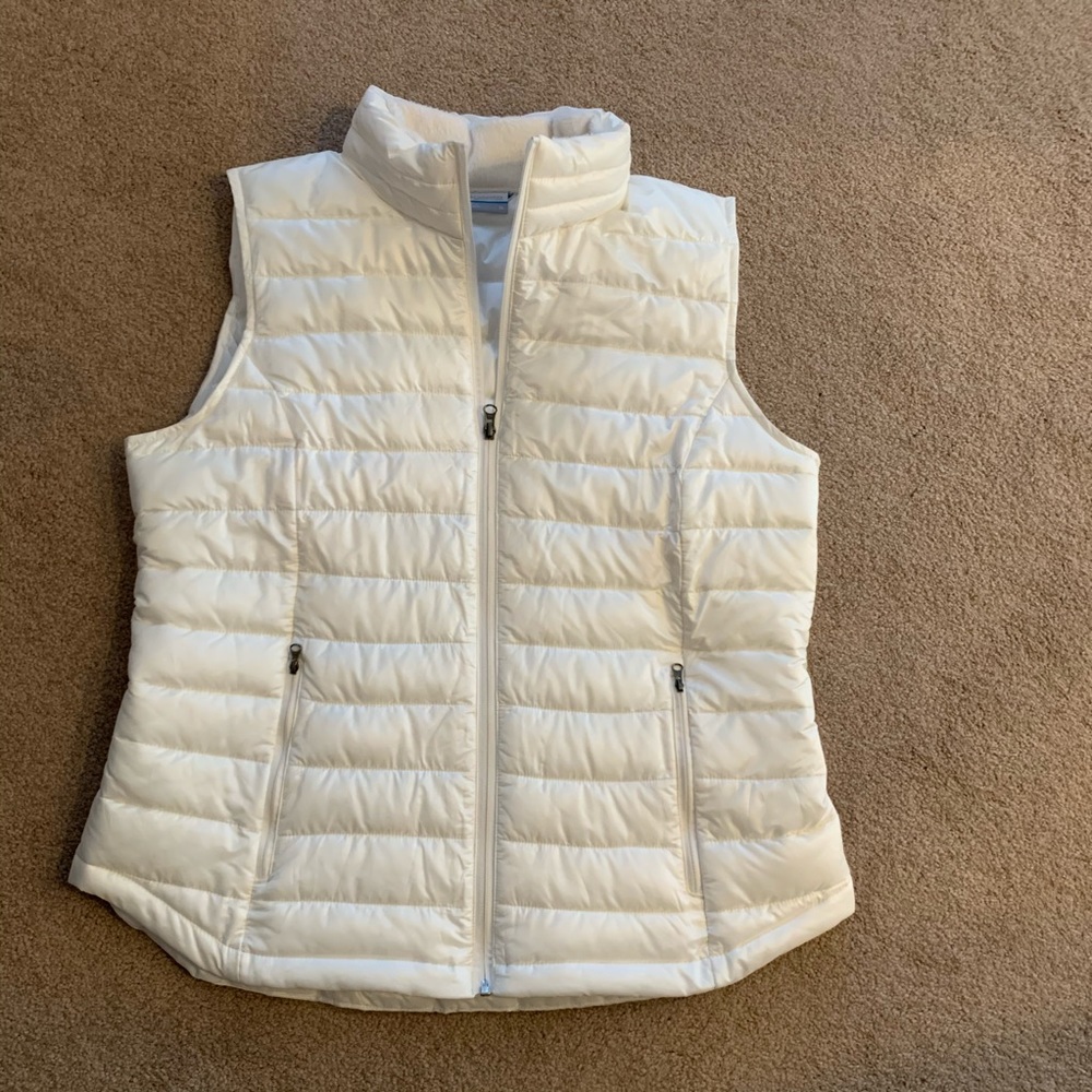 White XL Puffer Vest